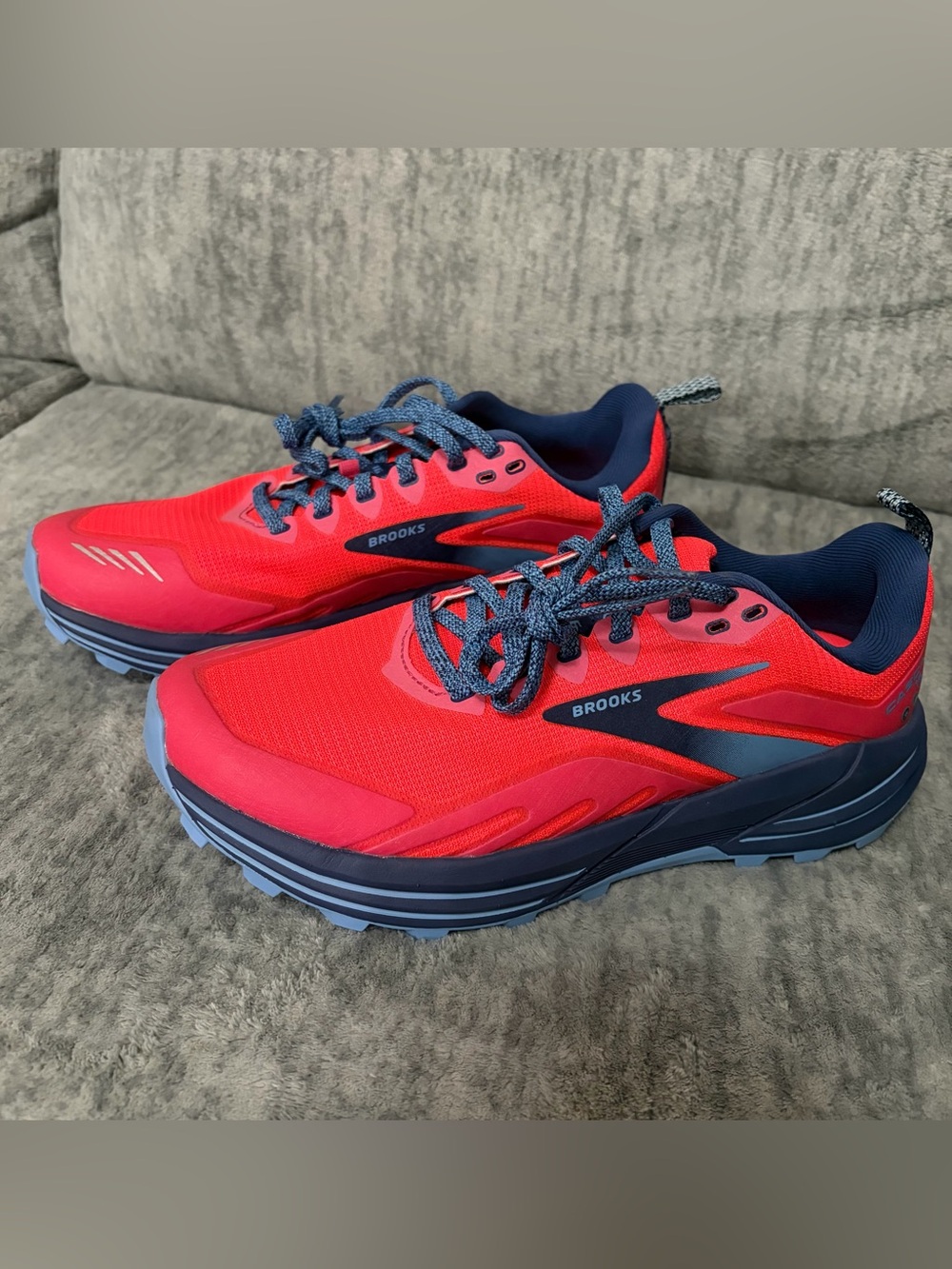 Brooks Women’s Cascadia Trail 16 Running Shoes Size 9.5 Athletic Training Trail